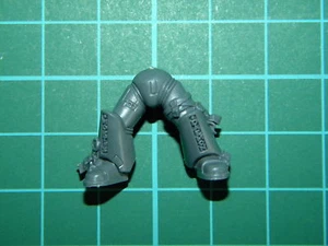 Warhammer 40000-Chevaliers Grau-Paar Beine 3 - Picture 1 of 1