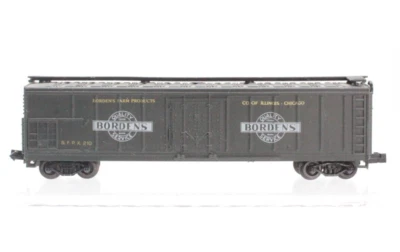 Life-Like N Scale 1:160 Borden’s Farm Products BFPX 210 Boxcar Railroad - Image 1 of 4