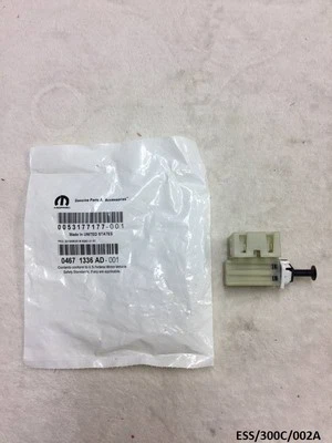 GENUINE MOPAR Brake Light Switch for Chrysler 300C 2005-2010 ESS/300C/002A - Image 1 of 4