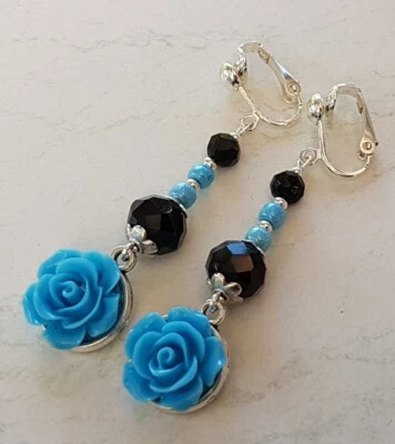 OHRCLIPS CLIPS VERSILBERT BLAUE ROSEN CABOCHONS KRISTALLPERLEN - Bild 1 von 2