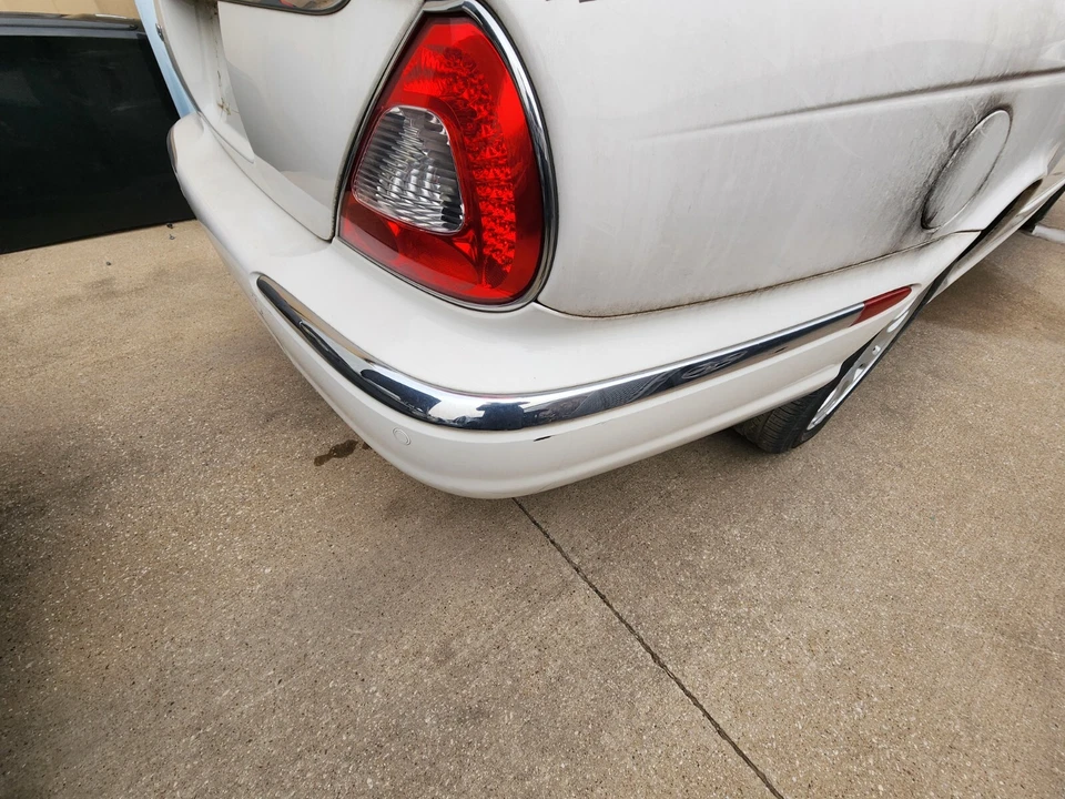 Parachoques trasero derecho Jaguar XJ8 XJR 2004 2005 2006 2007 VANDEN PLAS MOLDURA CROMADA Foto 1 de 1