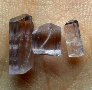 3.80 Carat Rare Transparent Natural Purple Scapolite Crystals Lot - Picture 1 of 9