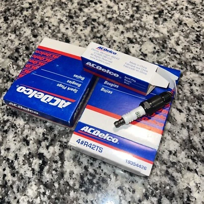 NUEVO GENUINO GM ACDelco Bujías R42TS Juego De 8 Foto 1 de 4