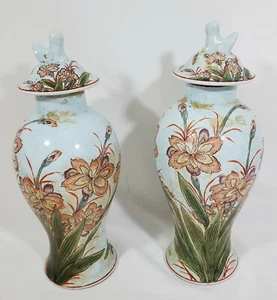 Pair of Vintage Qianlong Famille StyleAntique Porcelaine Jars Pastel Floral Urns - Picture 1 of 12