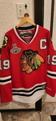 2013 Stanley Cup Champions Chicago Blackhawks Jonathan Toews Jersey 19 Mens XL - Image 1 of 4