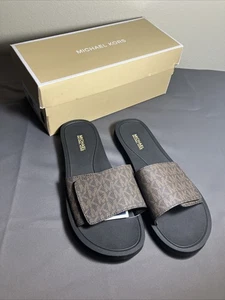 MICHAEL KORS Mujer Talla 7 M Wade Slide 45S0WDFA2B MARRÓN MK Nuevo Con Caja - Imagen 1 de 4