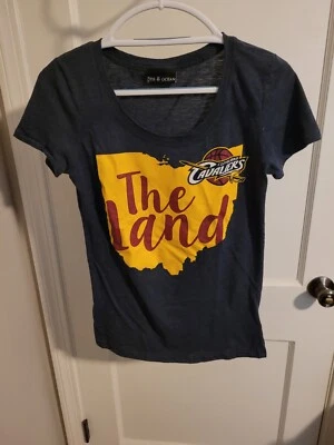 Cleveland Cavaliers "The Land" Women's T-Shirt Blue-Gray Size Small 5th & Ocean - Image 1 of 4