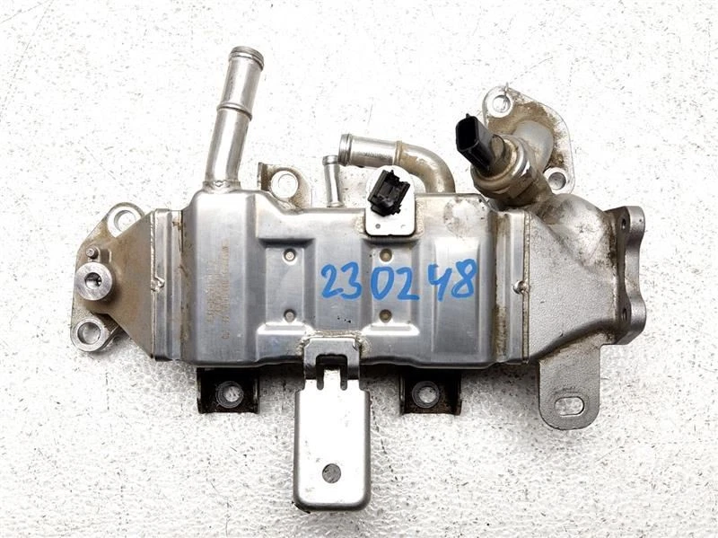 2016-2022 马自达 CX-9 EGR 阀式空气冷却器单元 2.5L 原始设备制造商 PY8V2030Y — 第 1/4 张图片