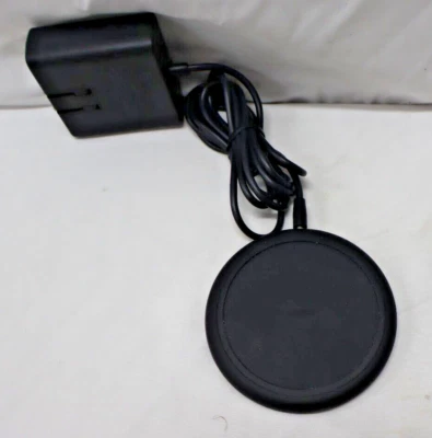 Ubiolabs Wireless Charging Pad for Mobile Phones Qi Enabled Phones AWC1068SG - Image 1 of 4