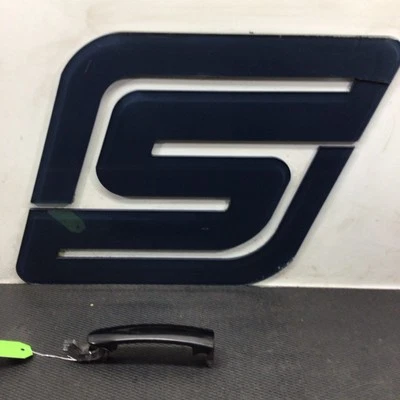 Volkswagen Golf 2004 4 puertas - manija de la puerta trasera del pasajero derecho (defecto) Foto 1 de 4