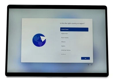 Microsoft Surface Pro 9 – 13" Touch Screen – Intel Core i5-1235U - 8GB - 128GB - Image 1 of 4