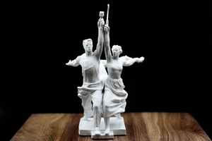 Escultura de mujer trabajadora y koljoz - Arte icónico del realismo socialista - Imagen 1 de 8