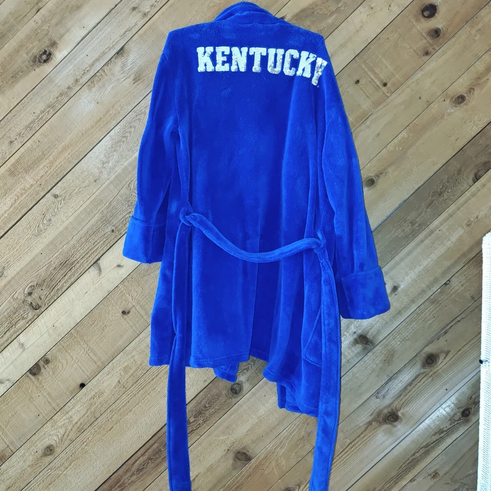 Bata suave Victoria Secret rosa lentejuelas azul Kentucky M-L Foto 1 de 4