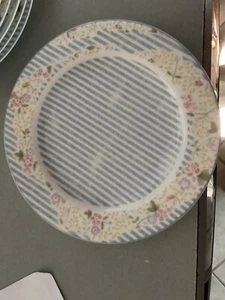 Plato de pan decoupage pequeño Guess Home Collection - Imagen 1 de 5