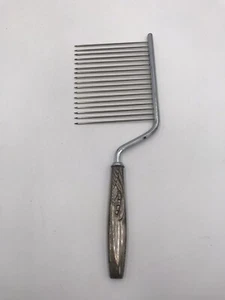 Vintage Ornate Metal Handled Cake Breaker Comb - Picture 1 of 5