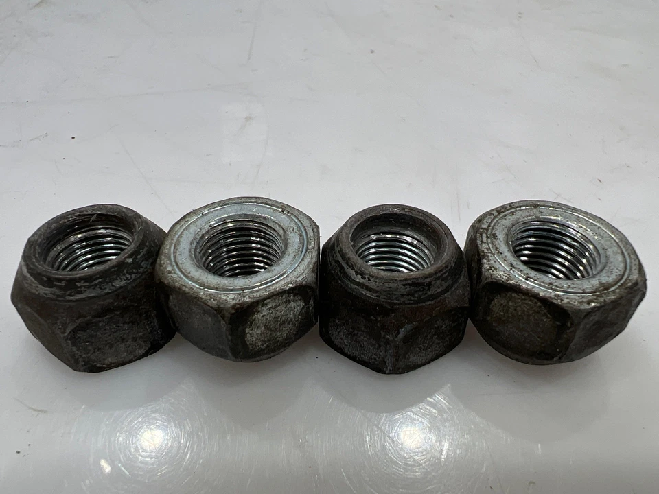 Juego de 4 tuercas de rueda de acero Nissan para Versa Rogue NV200 Leaf OEM 40224ZE73A Foto 1 de 1