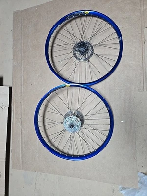 Conjunto de rodas Mavic 729 disco alumínio 26"! Cubo Frount Shimano Deore XT HB - M756. - Imagem 1 de 4