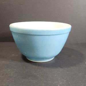 Vintage PYREX 401 - Primary Color Blue - 1.5 Pint Small Nesting Mixing Bowl