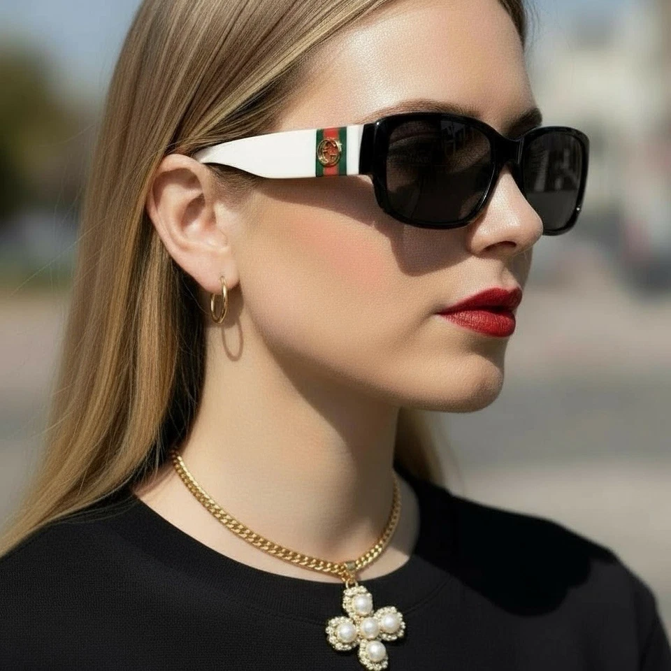 GUCCI Classic Red & Green & White 2564/S Sunglasses - Image 1 of 4