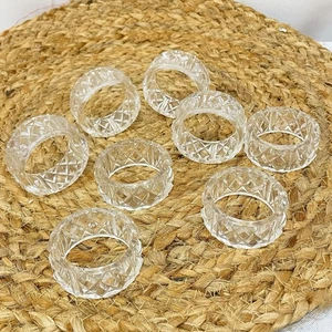 Juego de 8 servilleteros de plástico vintage con corte de diamante transparentes - Imagen 1 de 7