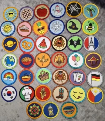 Lote de 39 piezas de parches al mérito insignias premio al logro bordado voluntario Foto 1 de 4