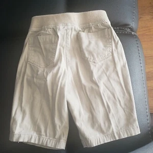 Girl's school uniform - Picture 1 of 3