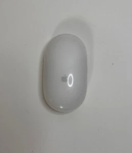 Apple Wireless Mouse A1015 EMC 1938 Genuine - Picture 1 of 2