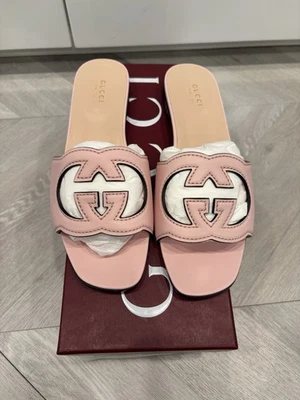 New - Gucci Women’s Interlocking G Slide Sandal in Pink Leather 39 - MSRP $750 - Image 1 of 4