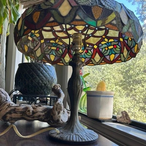 Vintage 16" Wide Stained Glass lamp shade & lamp Tiffany style - Picture 1 of 11