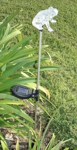 Set of 2 Garden Decoration Frog Solar Powered Garden Yard Stake Light - Picture 1 of 1