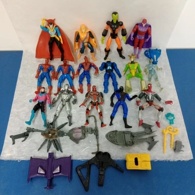 Mega Lotto Action Figure Marvel & Accessori Sparsi Anni 90 (Toy Biz) - Immagine 1 di 4