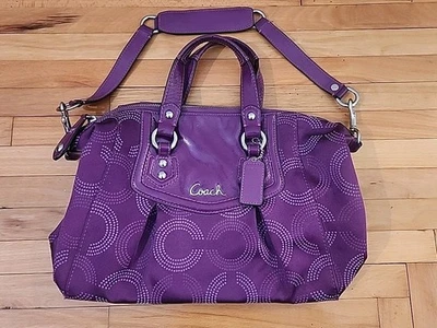 Bolso de hombro Coach Ashley Op Art Dot F20027 púrpura usado en excelente estado Foto 1 de 4