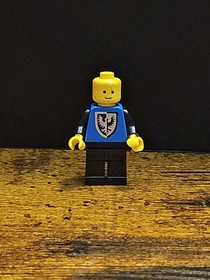 Black Falcon Knight Minifigure Lego Castle from set 10039 Black Falcons Fortress
