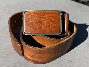 CINTURA vintage anni 70 LEVIS LEATHER fibbia originale ottime condizioni indossabile taglia 34 - Foto 1 di 11