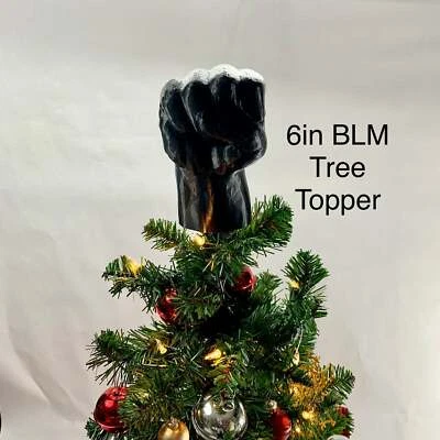 Escultura de puño Black Lives Matter/tapper de árbol de Navidad Foto 1 de 4