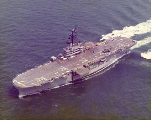 USS GUADALCANAL 8X10 PHOTO LPH-7 NAVY US USA MILITARY AMPHIBIOUS ASSAULT SHIP - Picture 1 of 1