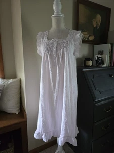 Vintage Pink Nightgown Miss Elaine Cottagecore Soft Pink Size Small flower - Picture 1 of 8