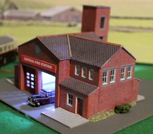 Metcalfe PN189, Spur N Feuerwache mit Beleuchtung, fertig gefertigt. - Bild 1 von 7