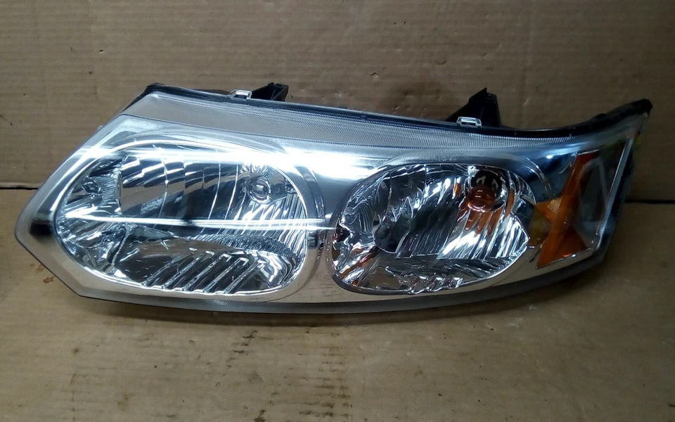 Faro lateral del conductor Saturn Ion 2003 2007 4 puertas nuevo en caja marca Is Vision Foto 1 de 2