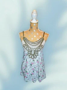 LOVE BY DESIGN Size Medium Women's Tank Top Crochet STAR GAZER GRAY Floral NWT - Picture 1 of 9
