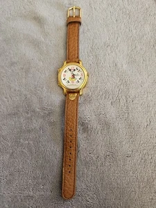Disney Mickey Mouse Analoguhr goldfarbenes Lederarmband - Bild 1 von 3