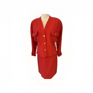CHANEL Vintage 40 US 8 Red Tweed Gold Coco Chanel Buttons Jacket Skirt Suit 2 PC - Picture 1 of 24