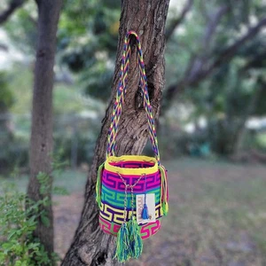 Kolumbianische 🇨🇴 Handarbeit große VIELE FARBEN Wayuu Stamm Mochila Bucket Boho Tasche - Bild 1 von 9