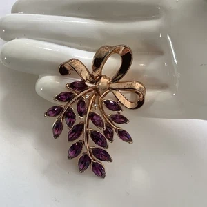 Vintage Crown Trifari Amethyst Color Marquis Shaped Rhinestone Brooch Pin - Picture 1 of 11