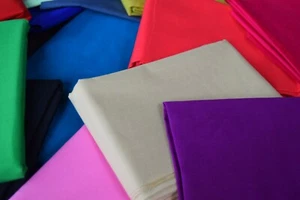 Hoja de tela AEL 100 % algodón colores sólidos lisos por metro cuartos de grasa - Imagen 1 de 65