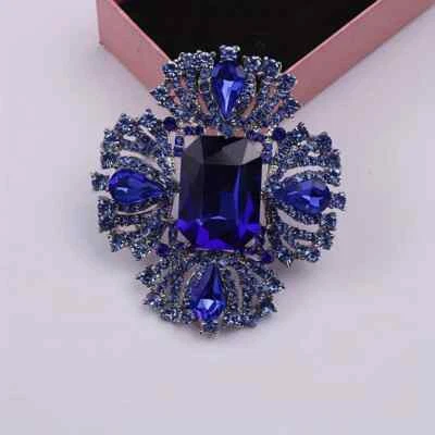 Luxury Crystal Rhinestone Brooches High Quality Clothing Pin Jewelry - Image 1 of 4