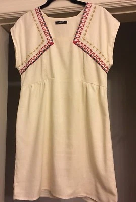 Vestido túnica Azalea Boutique blanco forrado de algodón bordado detallado talla - S Foto 1 de 4