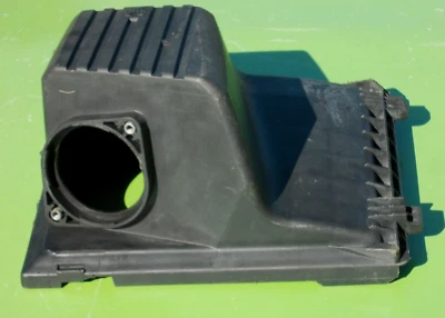 VOLKSWAGEN JETTA 93-99 AIR FILTER BOX COVER 1HM-129-607-E OEM GOLF 2.0L 4 CYL. - Image 1 of 4