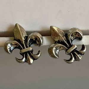Earrings Silver Tone Fleur de Lis Studs - Picture 1 of 3