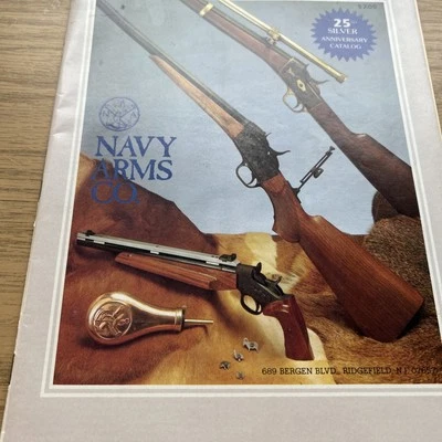 1982 年海军军队公司 25 周年纪念目录 — 第 1/2 张图片